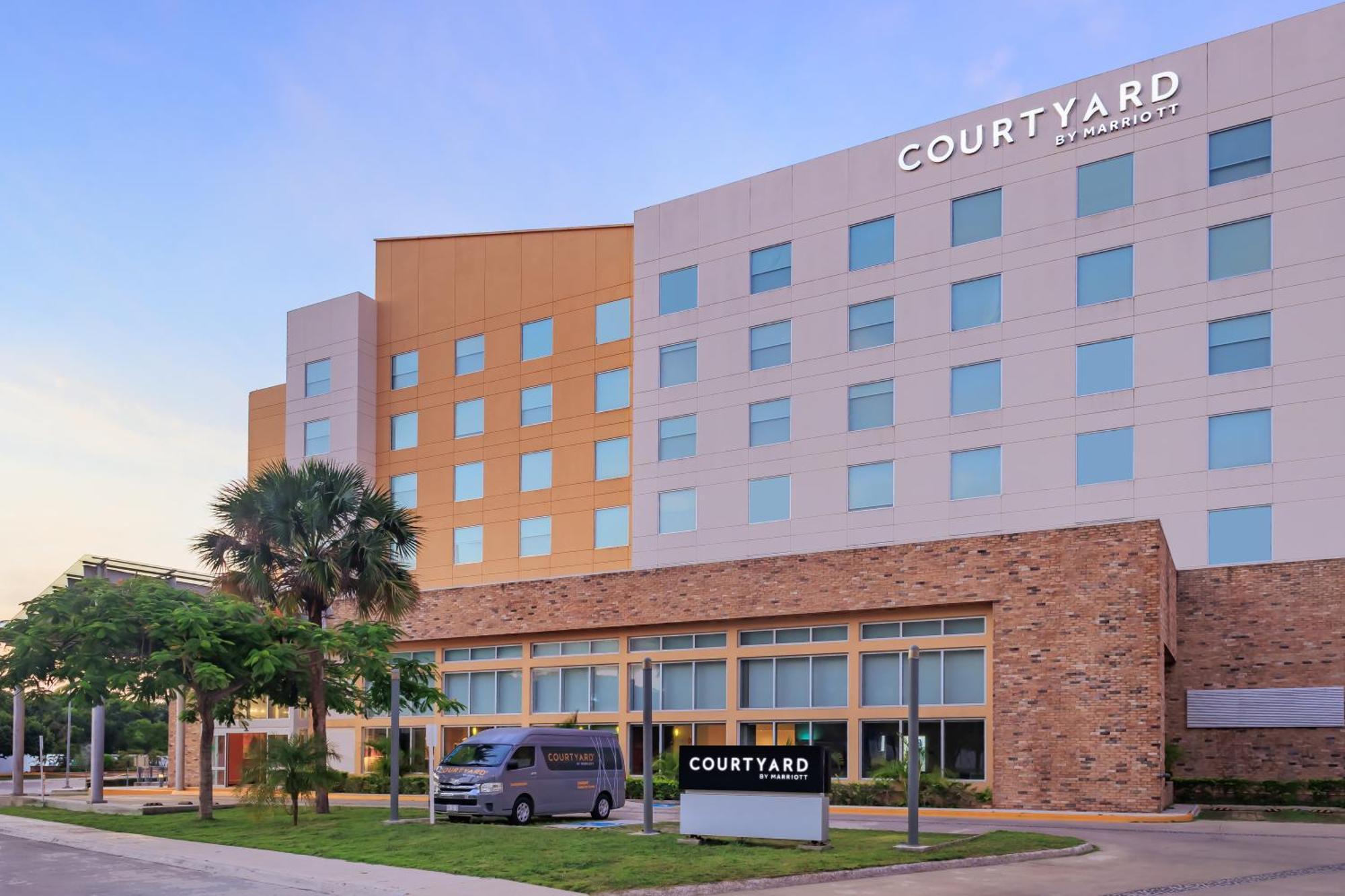Courtyard By Marriott Ciudad Del Carmen Campeche Hotel Exterior photo